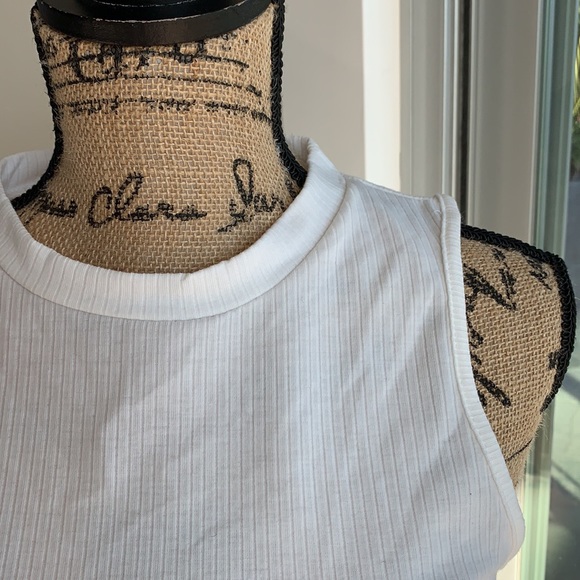 Black and white ripped tank tops sold together - Picture 5 of 5